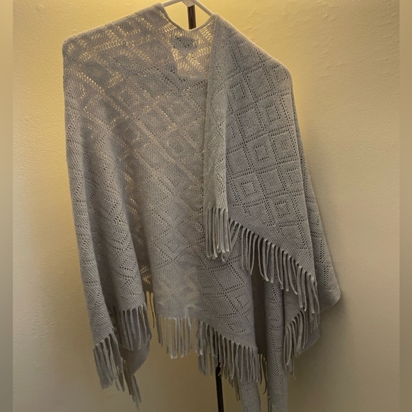 Soft Fringe wrap around Cardigan, beautiful accent to any outfit - Picture 5 of 7